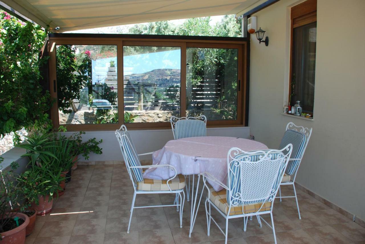 Villa With A Pool In Lefkogia Lefkogeia Екстер'єр фото